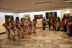 izlojba martenici 203231 6 Традиционната изложба на мартеници бе открита на 1 март 2023 г. вечерта в  Художествена галерия “Проф. Теофан Сокеров“ - Ловеч