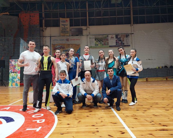 rocksmile 2703231 1 Състезателите на „Роксмайл“ –Ловеч, спечелиха един златен и два сребърни медала в турнир за Купа Пловдив по Акробатичен рокендрол