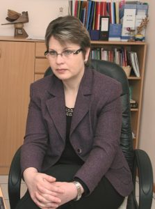 rozalina ganekova 1203231 1 Синдиката на служителите в затворите в България награждава с плакет вече бившият Началник на Затвора в Ловеч - Розалина Ганекова