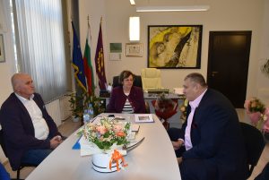 volej sreshta 1303231 3 Работна среща между кмета на Община Ловеч Корнелия Маринова и президентът на Българска федерация волейбол (БФВ) Любомир Ганев се проведе в общината