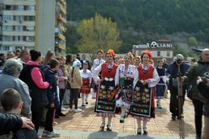 cvetnica lovech kumichka 90423138 1 Кумичка на ловешката Цветница стана Дарина!