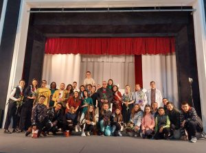 ezikova teather 2904231 Кметът на Ловеч поздрави колектив на Езиковата гимназия за спектакъла „Клиничен случай“