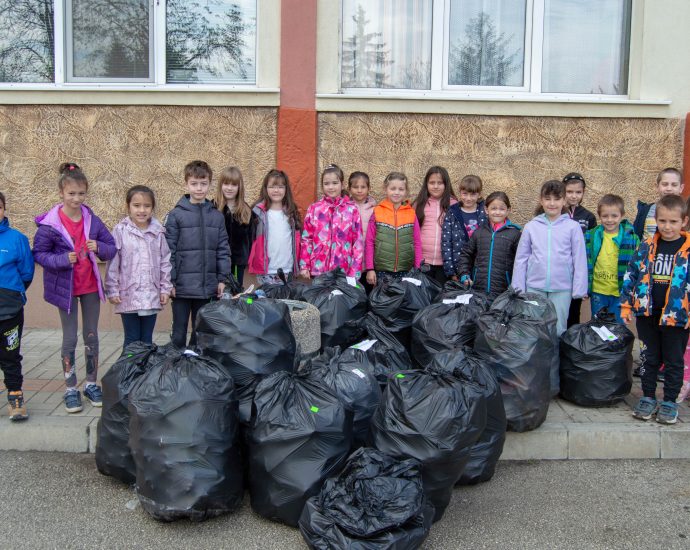 kampania reciklirane 2404231 2 Приключи кампанията на Екопак и Община Троян – „Екоклас“. За месец учениците събраха 660 кг отпадъци годни за рециклиране