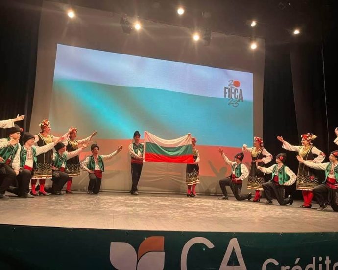 magia portugal 3004231 Фолклорен Танцов Ансамбъл "Магия" се завърна от от участие в международен фолклорен фестивал в Португалия
