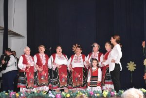 malinovo praznik 1804231 7 Кметът на Ловеч Корнелия Маринова поздрави жителите и участниците във Великденския празник на село Малиново