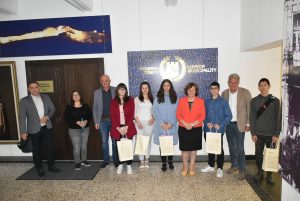 mlad kmet 2204231 2 Ученичката  Елена Василева от Профилирана природо-математическа гимназия стана „Млад кмет за един ден“ в Община Ловеч