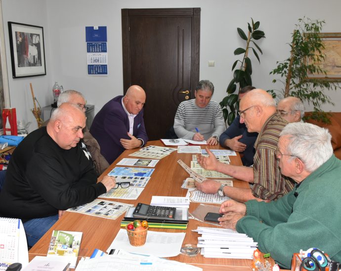 oficeri obuchenie 1904231 3 Офицери от запаса предлагат в училищата в Ловеч да има експозиция за родолюбивото възпитание