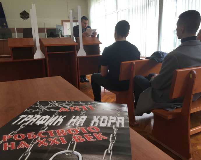 sreshta uchenici angelov 2904231 4 Съдия и ученици разговаряха за трафика на хора