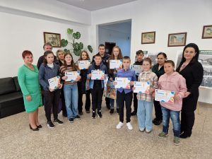 teteven konkurs 2004231 1 В Тетевен наградиха участниците в общинския етап на Международния конкурс "С очите си видях бедата"