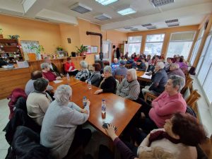 teteven pensioneri 504231 4 Д-р Мадлена Бояджиева дискутира актуални теми с възрастните хора от клуба на пенсионера в Тетевен
