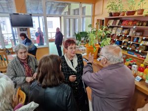 teteven pensioneri 504231 6 Д-р Мадлена Бояджиева дискутира актуални теми с възрастните хора от клуба на пенсионера в Тетевен