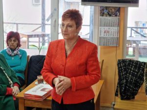 teteven pensioneri 504231 9 Д-р Мадлена Бояджиева дискутира актуални теми с възрастните хора от клуба на пенсионера в Тетевен