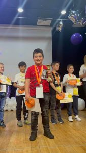 deca matematika 2405234 Даниел Денчев и Даниел Асенов от детски образователен център по ментална аритметика SmartyKids Ловеч със златни медали от Национална Олипиада
