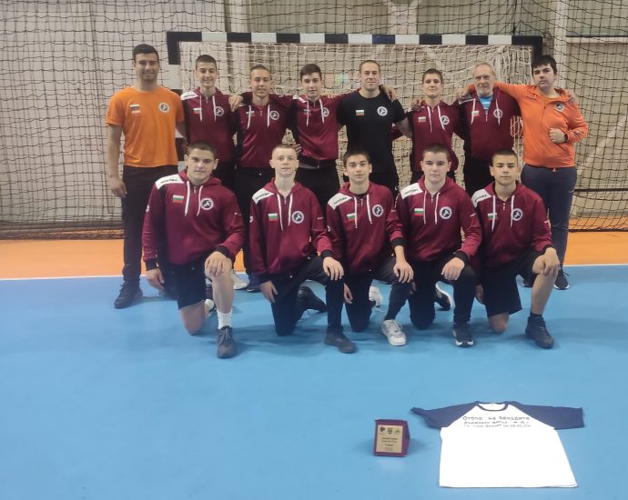 handball osam 2905231 Завърши Държавният финал по хандбал за юноши до 16 години в град Гоце Делчев. ХК "Осъм" завърши пети