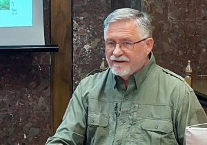 izlojba poslanik polsha 404231 2 Авторската си фотографска изложба „Птиците на България през очите на един поляк“ откри в Ловеч посланикът на Полша у нас Мачей Шимански