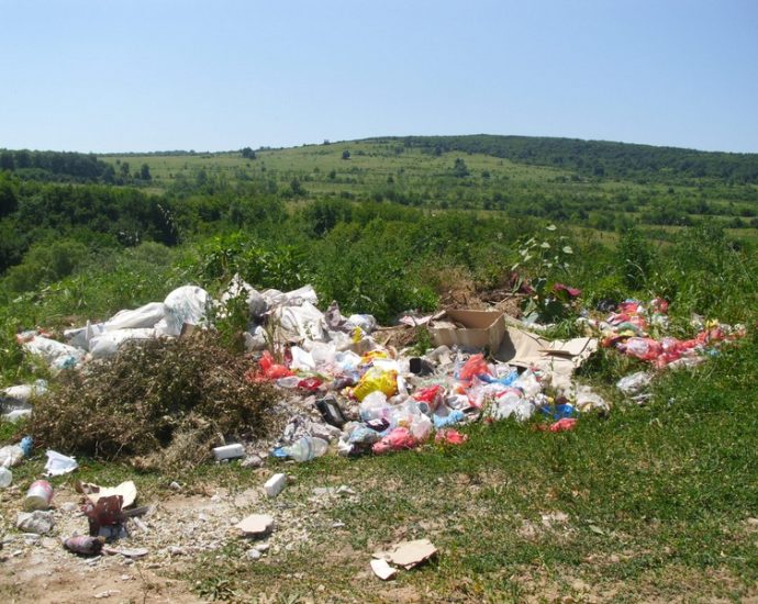 nezakonni smetishta 405231 Община Ловеч призовава за отпор на нерегламентирани сметища