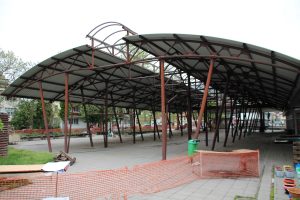 pazar teteven 16052131 1 Започна ремонтът и обновяване на търговското пространство на Общинския пазар в гр. Тетевен