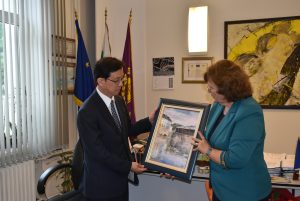 poslanik japan 1805231 4 Ловеч е сред седемте български града, в които тази година ще гостува инициативата „Дни на Япония“