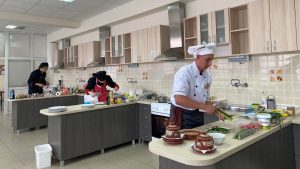 ugarchin kulinarno sastezanie 505231 5 Четвъртото областно кулинарно състезание по професии от професионално направление „Хотелиерство, ресторантьорство и кетъринг“ се проведе в Угърчин