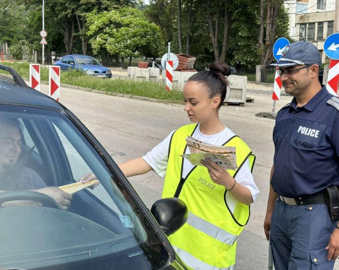 akcia vakancia 2806231 4 В Ловеч се провежда акция по пътна безопасност „Ваканция! Да пазим децата на пътя!“