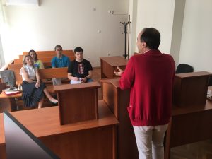 deca sad 1906231 3 Как могат да защитят правата си пред съда чуха ловешки ученици