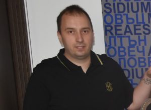 kapacjki 1406231 3 В сградата на Община Ловеч са разположени седем броя книжни контейнери за събиране на пластмасови капачки по инициативата „Капачки за бъдеще“