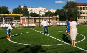 nikiforov igrishte 2906231 3 Тържествено беше прерязана лентата на новото игрище за мини футбол в двора на ОУ „Христо Никифоров“