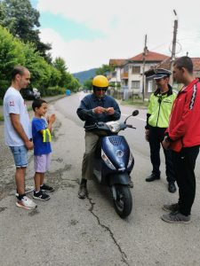 patna bezopasnost 2906231 1 Младежката организация на БЧК – Ловеч, Троян и Тетевен в партньорство с ОД на МВР, общините Троян, и Тетевен отбелязаха 29ти юни – Национален ден за безопасност на движението по пътищата
