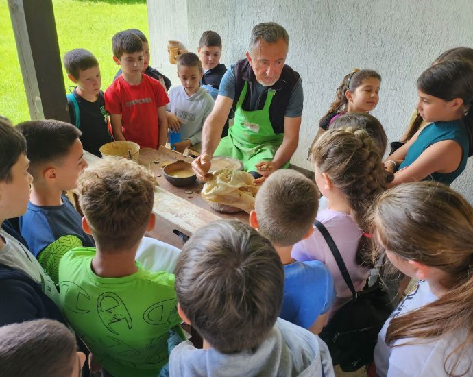 praznik deca troyan 806231 5 В парка на Националното изложение на художествените занаяти и изкуствата – Орешак се проведе празник под надслов: „Традициите срещат бъдещето“