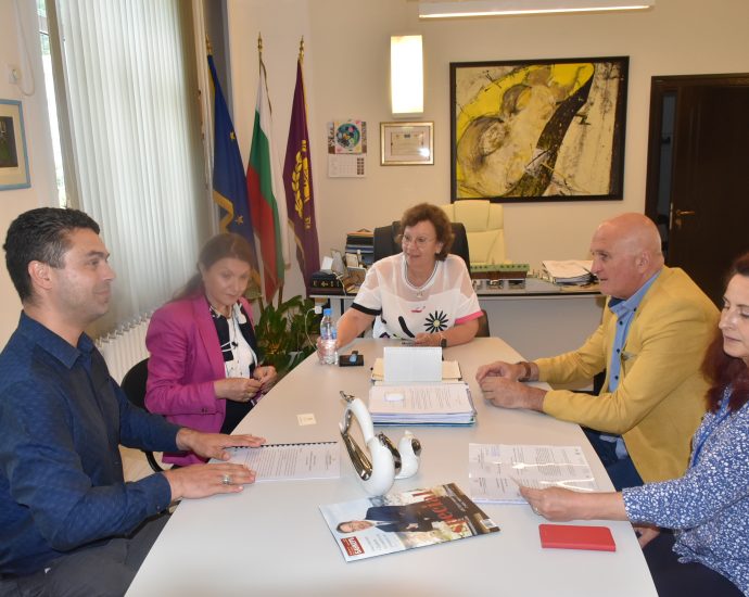 proekt zavisimost 1506231 4 В Ловеч стартира Програма за превенция на дигиталната зависимост, съвместен проект с БСУ