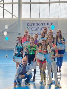rocksmile506231 2 Състезателите на спортен клуб „Роксмайл“ – Ловеч спечелиха един златен, един сребърен и един бронзов медал от Националния турнир по акробатичен рокендрол във Варна