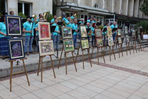 sinia zona art 2306231 8 Десет автора представиха творбите си от традиционния национален пленер по живопис на художници с физически увреждания "Синя зона“
