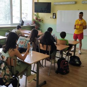 vodni spasiteli 606231 2 ДОБРОВОЛЦИ ОТ БЧК-ЛОВЕЧ ИЗНЕСОХА УРОК ПО ВОДНОСПАСИТЕЛЕН МИНИМУМ В ОУ „ДИМИТЪР ДИМОВ“
