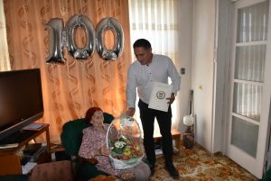 a 1 Община Ловеч поздрави Иванка Лалева за нейния стогодишен юбилей