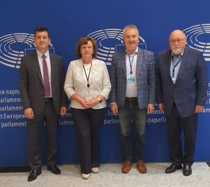 kmet briuskel 607231 2 Кметът на Ловеч взе участие в сесия на Европейския комитет на регионите в Брюксел