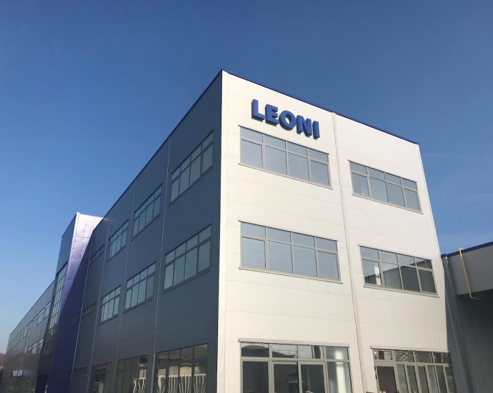 leoni pleven 1007231 Работа на 40+? С адекватно обучение не е невъзможно – дори и в производството