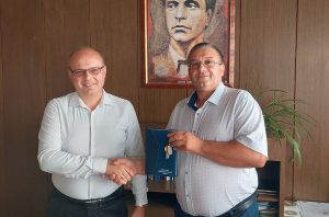 ou priemane 1707231 2 На церемония по приемственост в конструктивен и диалогичен тон днес новоназначеният областен управител Виктор Стойчев прие поста от предшественика си инж. Светослав Славчев