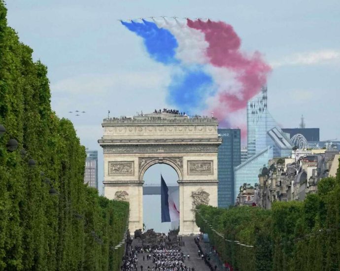 praznik france1407232 Кметът на Ловеч изпрати поздравителни адреси по повод празника на Република Франция - 14 юли