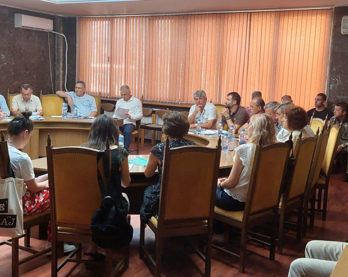 regionalen savet 1807231 Кметове и представители на горските стопанства поискаха спешни и превативни мерки за решаване на проблема с мечките в Априлци и Троян