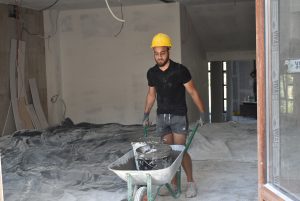 remont mladejki dom 407231 7 Кметът Корнелия Маринова  и заместник-кметовете Даниел Колев и Венцислав Христов инспектираха ремонта на бившия Младежки дом в Ловеч