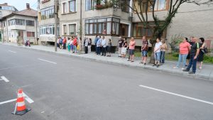 remont ulica 1007231 3 Десетки хора, живеещи на ул. „Г.С.Раковски” в Троян се събраха за да отбележат края на реконструкцията на улицата