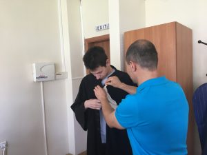 simulativen proces sad 1107231 2 Ученик „разведе“ десетокласници в симулиран съдебен процес. Проявата постави края на Образователната програма в Окръжен съд – Ловеч за учебната 2022/2023 г.
