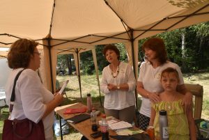 uzana fest 2307231 5 Кметът на Община Ловеч Корнелия Маринова взе участие в официалното представяне на проект HuMUS („Здрави общински почви“) по време на „Узана поляна фест“ 2023 край Габрово