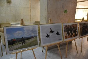 izlojba photodesant 509231 2 Изложбата „Фотодесант“ е открита във фоайето на областната администрация в Ловеч