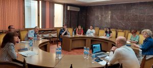 komisia bezopasnost 1209231 1 Областната комисия по безопасност на движението обсъди мерките по обезопасяване на районите около училища и детски градини предвид новата учебна година