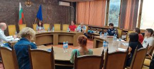 komisia bezopasnost 1209231 2 Областната комисия по безопасност на движението обсъди мерките по обезопасяване на районите около училища и детски градини предвид новата учебна година