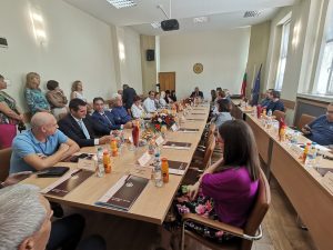 med universitet pleven 1809231 1 Кметът на Община Ловеч Корнелия Маринова подписа в Медицински университет – Плевен споразумение за партньорство за целите на процедура "Концепции за интегрирани териториални инвестиции"