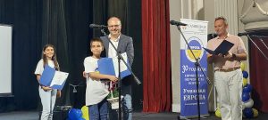 uchilishta europa 3009231 2 Областният управител връчи Кеймбридж сертификати на 15 ученици от Училища Европа – Ловеч