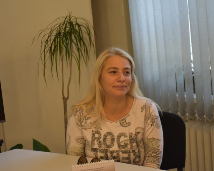 anelia blagodarnost 2510231 5 Mедицинската сестра от Детска ясла „Шарено петле“ Анелия Недева, спасила детенце, получи благодарствен адрес от кмета Корнелия Маринова