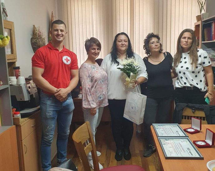 red cross 2510231 3 ЛОВЕШКАТА ЧЕРВЕНОКРЪСТКА ОРГАНИЗАЦИЯ ОТПРАЗНУВА 145 ОТ СЪЗДАВАНЕТО НА БЪЛГАРСКИ ЧЕРВЕН КРЪСТ С ПАРТНЬОРИ И НАГРАДИ ДОБРОВОЛЦИ